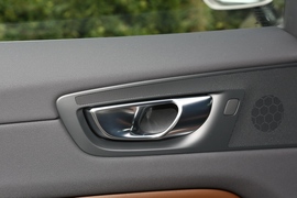 2023款沃尔沃XC60