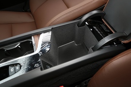 2023款沃尔沃XC60