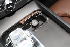 2023款沃尔沃XC60