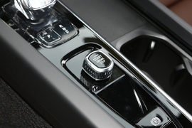 2023款沃尔沃XC60