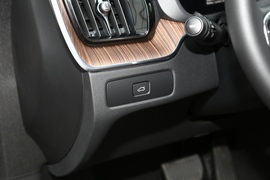 2023款沃尔沃XC60