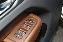 2023款沃尔沃XC60