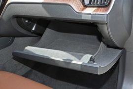 2023款沃尔沃XC60