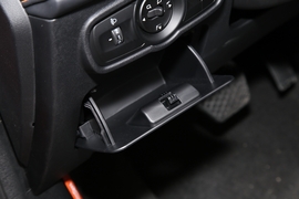 2022款奇瑞艾瑞泽5