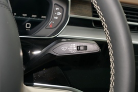 2022款奥迪A8L