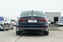 2022款奥迪A8L