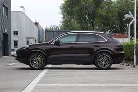 2023款保时捷Cayenne