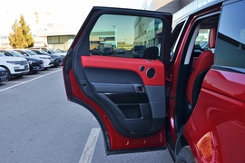 2022款路虎揽胜运动版