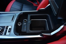 2022款路虎揽胜运动版