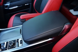 2022款路虎揽胜运动版