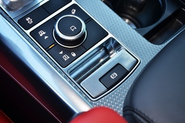 2022款路虎揽胜运动版