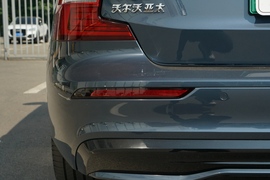 2023款沃尔沃S60