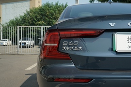 2023款沃尔沃S60