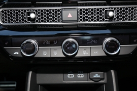   2023款本田思域 2.0L eHEV 劲速版