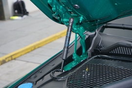 2023款宝马M4双门轿跑车