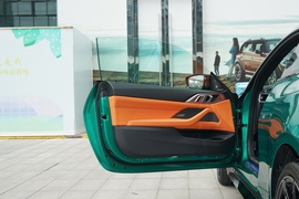 2023款宝马M4双门轿跑车