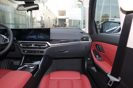 2023款宝马320i
