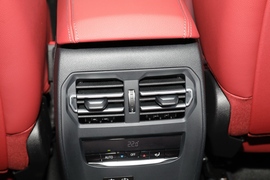 2023款宝马320i