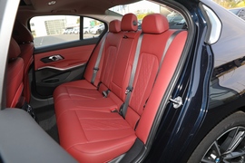 2023款宝马320i