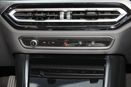 2023款宝马320i