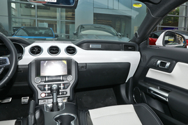 2022款福特Mustang