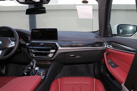 2022款宝马525Li