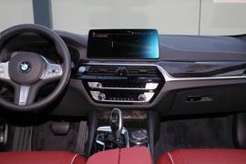 2022款宝马525Li