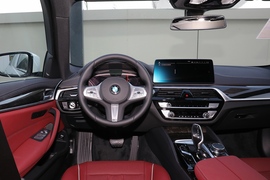 2022款宝马525Li