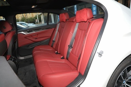 2022款宝马525Li