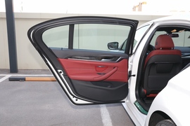 2022款宝马525Li