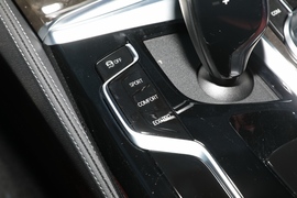 2022款宝马525Li