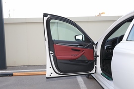 2022款宝马525Li