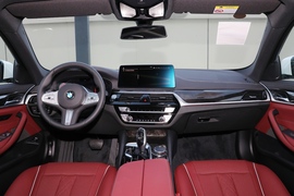 2022款宝马525Li