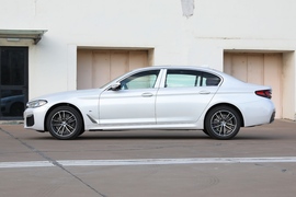 2022款宝马525Li