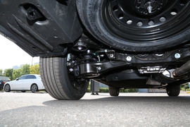 2022款丰田皇冠陆放