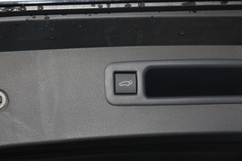 2022款丰田皇冠陆放