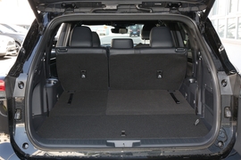 2022款丰田皇冠陆放