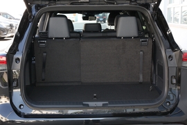 2022款丰田皇冠陆放