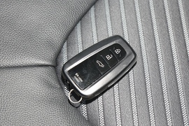 2022款丰田皇冠陆放