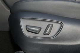 2022款丰田皇冠陆放