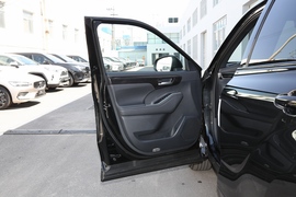 2022款丰田皇冠陆放