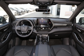 2022款丰田皇冠陆放