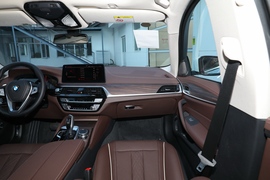 2022款宝马530Li