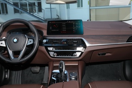 2022款宝马530Li