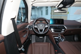 2022款宝马530Li