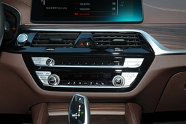 2022款宝马530Li
