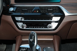 2022款宝马530Li