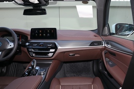 2022款宝马5系新能源