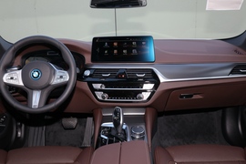 2022款宝马5系新能源