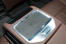 2022款宝马5系新能源